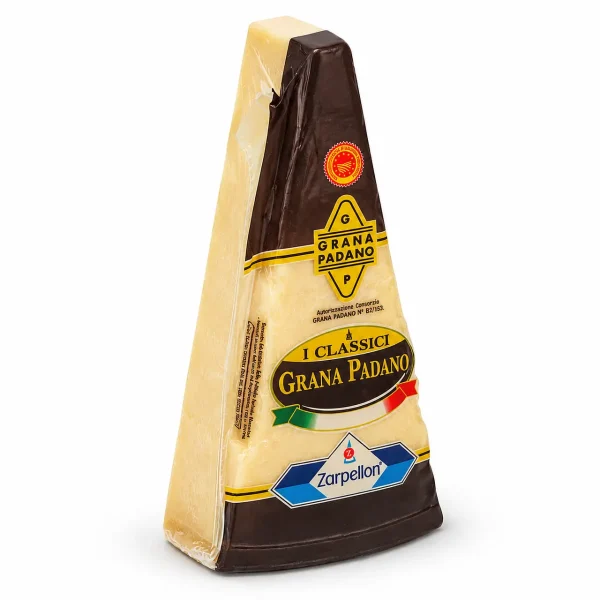 Grana Padano DOP a spicchio confezionato, formaggio italiano stagionato selezionato da GustoUmbro