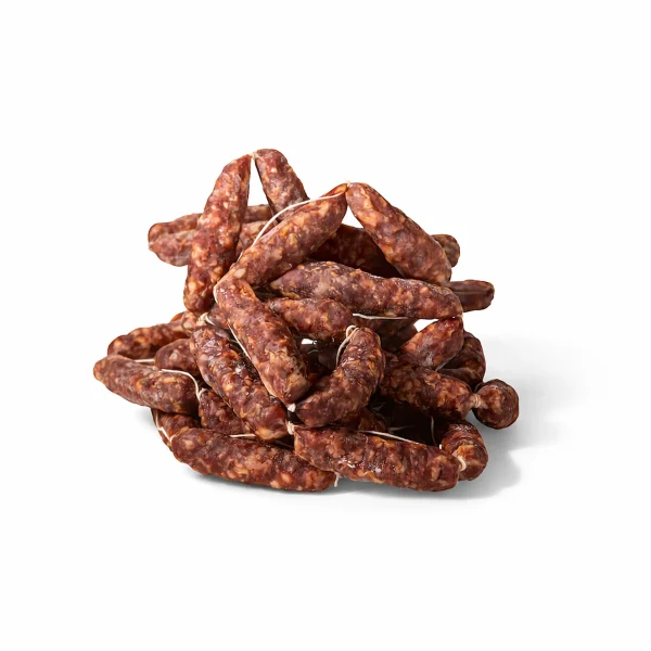 Salsiccia secca stagionata artigianale di maiale tipica della norcineria italiana